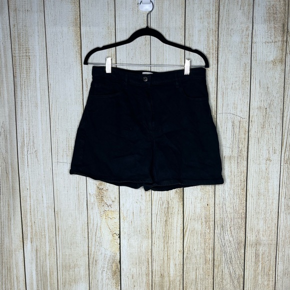 Aritzia Wilfred Free Mercury Short in Black - Picture 2 of 5